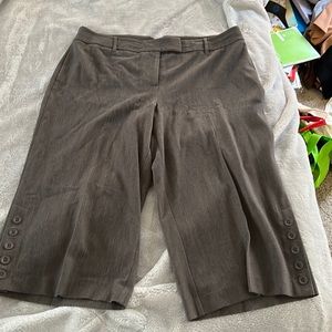 Ann Taylor Loft gray wide leg short trousers, size 16